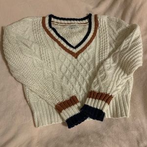 American Eagle V-Neck Sweater Size M
